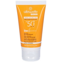 Altrapelle Tenless Facial Sun Cream SPF50 50mL - Product page: https://www.farmamica.com/store/dettview_l2.php?id=12307
