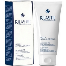 Rilastil Hypersensitive Skin Cleanser 200mL - Product page: https://www.farmamica.com/store/dettview_l2.php?id=1575