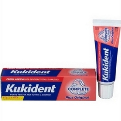 Kukident Complete Plus 40g - Pagina prodotto: https://www.farmamica.com/store/dettview.php?id=1612