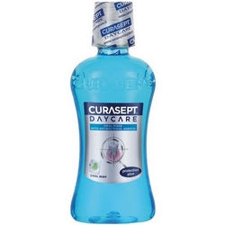 Curasept Daycare Cool Mint Mouthwash 250mL - Product page: https://www.farmamica.com/store/dettview_l2.php?id=4903