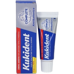 Kukident Complete Antibatterico 47g - Pagina prodotto: https://www.farmamica.com/store/dettview.php?id=5149