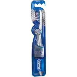 Oral-B Pro-Expert CrossAction 40 Medie - Pagina prodotto: https://www.farmamica.com/store/dettview.php?id=6611